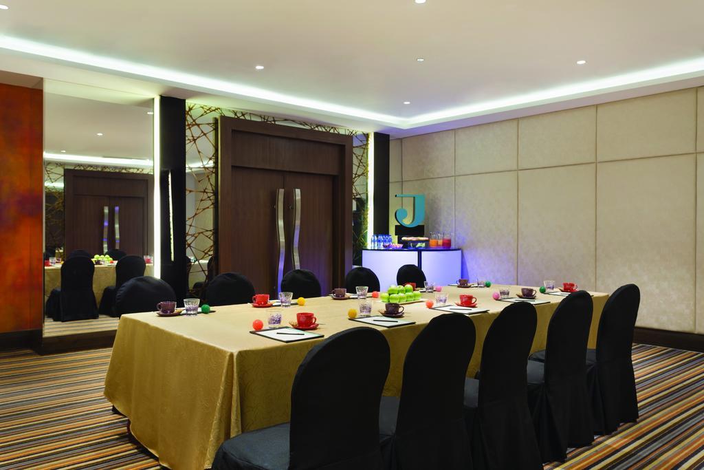 Jen Manila By Shangri-La Pasay Eksteriør billede